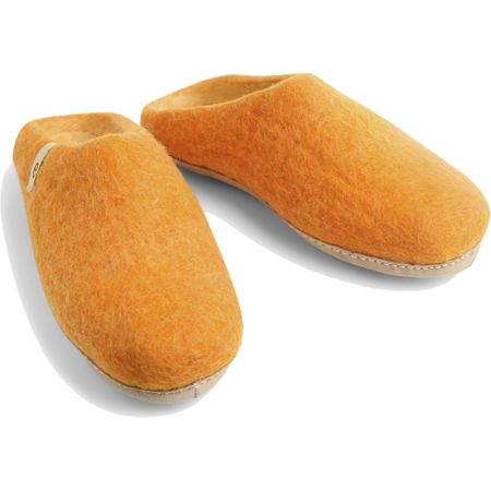 Simple slippers 2025