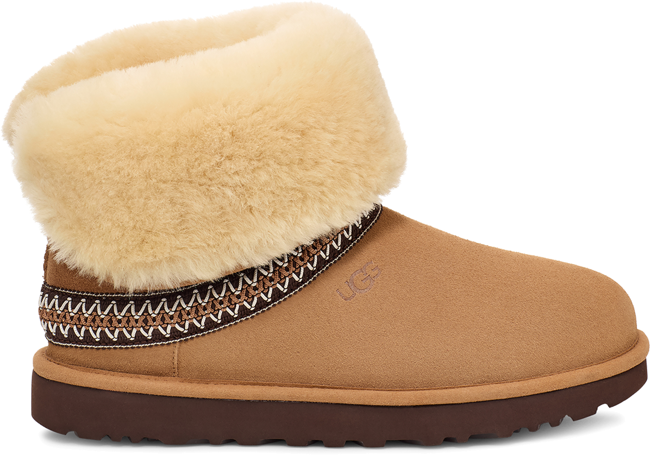 UGG Chestnut Classic Short Crescent size 4